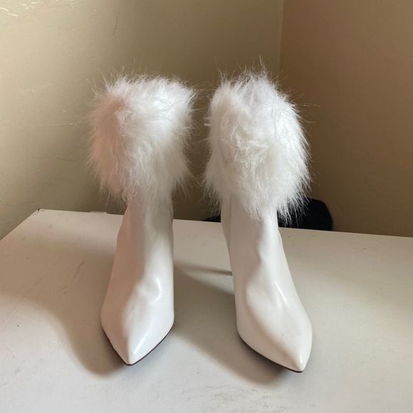 Rouge! Shoes - Rouge White High heeled Fur Ankle Boots Size 9M